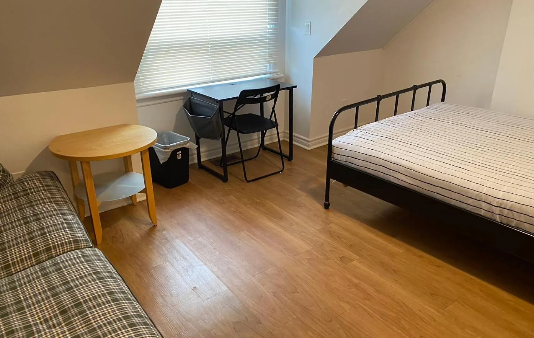 Quad Room With Private Bathroom 536A-Two Bedrooms Toronto Canada